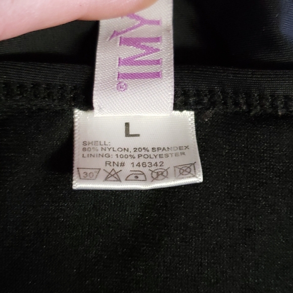 Like new! YMI Bikini - Picture 5 of 8